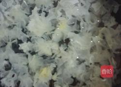 桃胶银耳羹的做法图解3