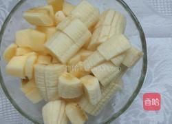香蕉苹果沙拉的做法图解2