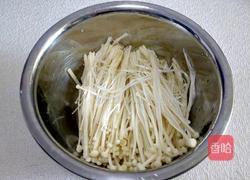 金针菇炒鸡蛋的做法图解1