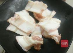 南瓜炒五花肉的做法图解1
