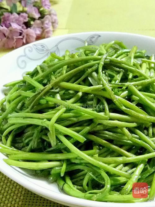 清炒芦蒿的做法_菜谱_香哈网
