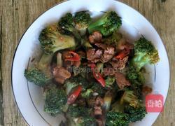 西兰花炒肉的做法图解4
