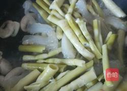 野笋炒蹄筋的做法图解9