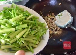 家常炒芹菜的做法图解5