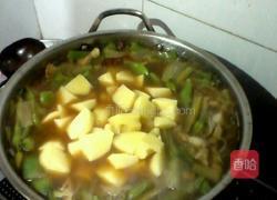 五花肉炖双豆（土豆豆角）的做法图解8