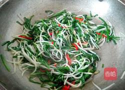 韭菜炒绿豆芽的做法图解7