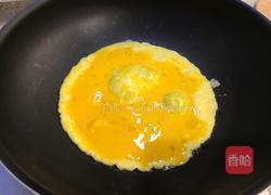 青椒炒鸡蛋配松花蛋的做法图解5