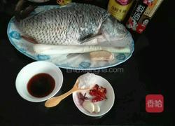 家常红烧鲤鱼的做法图解1