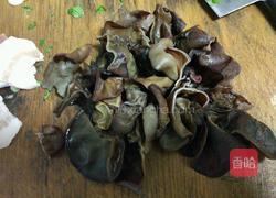 木耳平菇炒肉的做法图解3