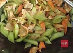 瓜片炒鸡蛋的做法图解6