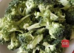 西兰花炒肉的做法图解2