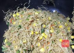 素炒虾子面的做法图解5