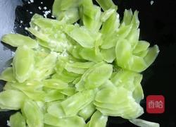 瘦肉炒莴苣片的做法图解6