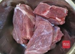 酱猪骨的做法图解1
