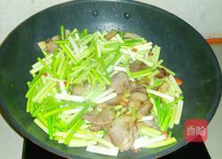 蒜苔炒腊肉的做法图解5