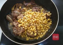 家常排骨黄豆煲的做法图解4