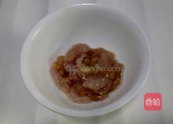魔芋丝结蒜苔炒肉的做法图解3