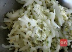 酸菜炖细粉的做法图解4