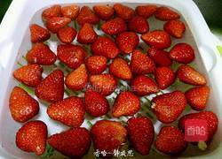 草莓奶昔的做法图解3