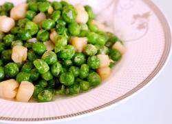 豌豆炒鲜贝