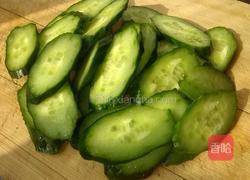 黄瓜拌牛筋的做法图解1