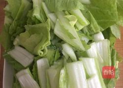 白菜炒鸭血的做法图解1