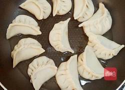 猪肉白菜煎饺的做法图解9