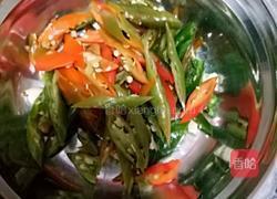豆芽菜炒肉的做法图解1