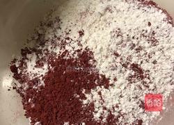 红丝绒奥利奥碎咸奶油蛋糕卷的做法图解1
