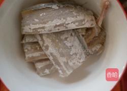 炸带鱼的做法图解1