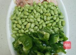 毛豆炒鸡拐筋的做法图解1
