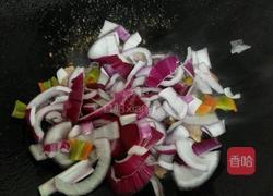 洋葱炒肉的做法图解3