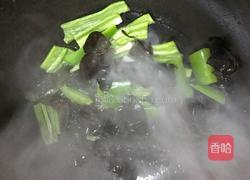 青椒木耳山药的做法图解3