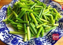 蒜苔炒肉的做法图解4