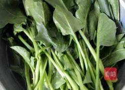 菠菜果仁（花生米）的做法图解1