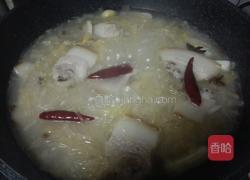 在家怎么做酸菜炖五花肉 MjUwX2MyOjEvM15yYjI6MS84XzE4MA