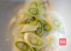 西红柿鸡蛋面的做法图解2