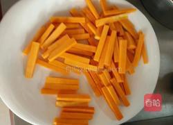鸭蛋黄焗南瓜的做法图解1