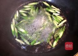 芦笋炒香肠的做法图解3