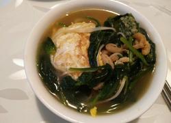 菠菜鸡蛋虾米面条
