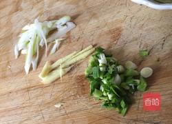 素炒绿豆饼的做法图解2