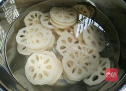 凉拌藕片的做法图解2