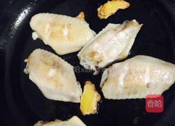 桂花可乐鸡翅配秋葵的做法图解2