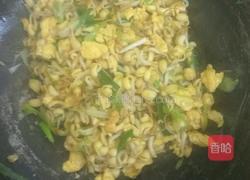 豆芽蒜苗炒鸡蛋的做法图解7