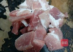 青椒炒肉的做法图解1