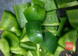 青椒炒肉的做法图解2