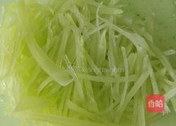 炝拌莴苣的做法图解3