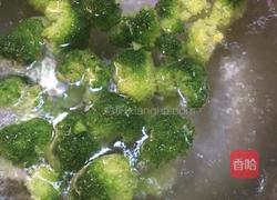 西兰花紫薯泥辅食的做法图解3