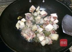 猪肉炖粉条的做法图解5