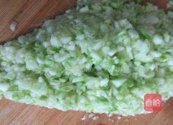 鸡蛋西葫芦洋葱……饺子馅（鲜香型）的做法图解5